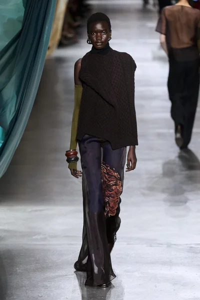 Look 53